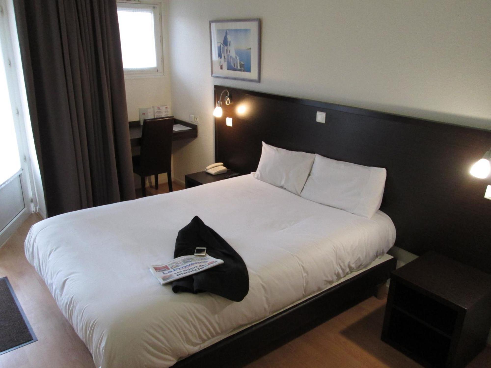 Top Motel Istres Exteriör bild