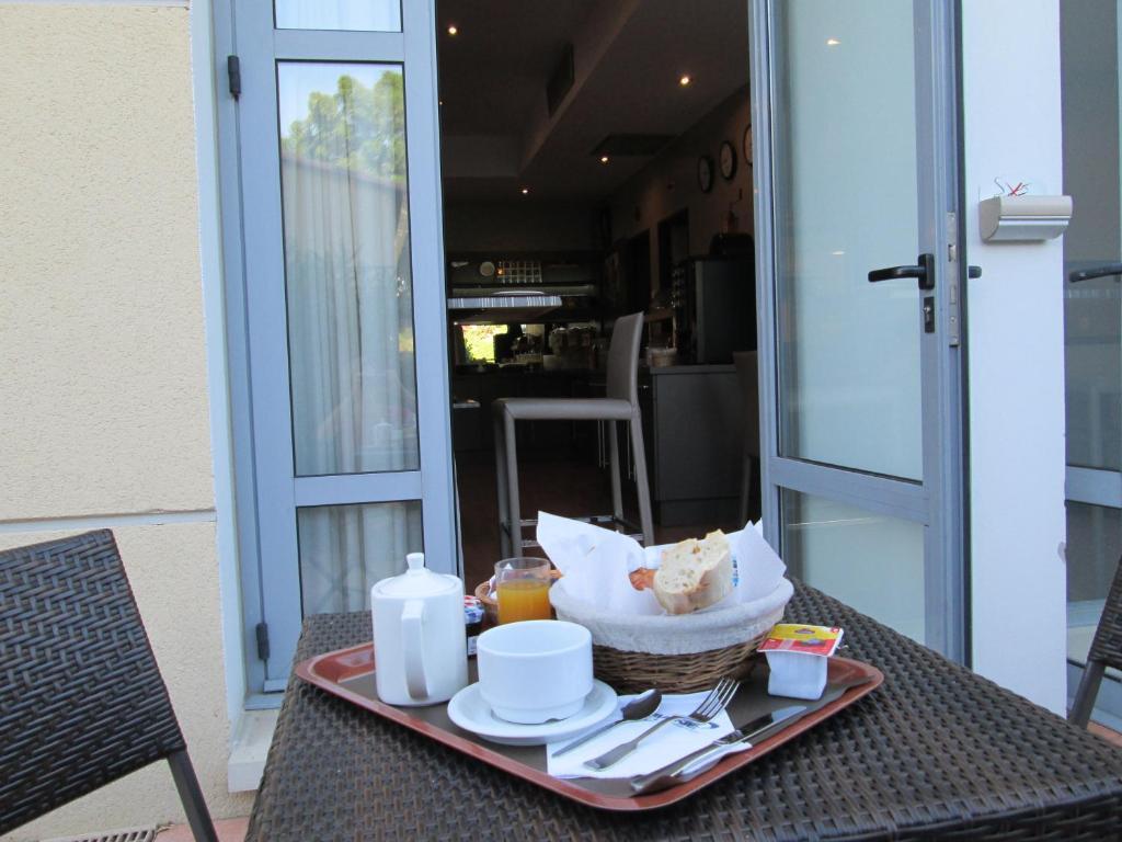 Top Motel Istres Exteriör bild